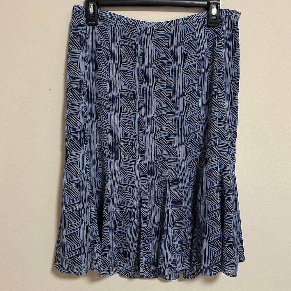 Ann Taylor Loft Flare Skirt Knee Length Size 8 EUC Blue Patterned
